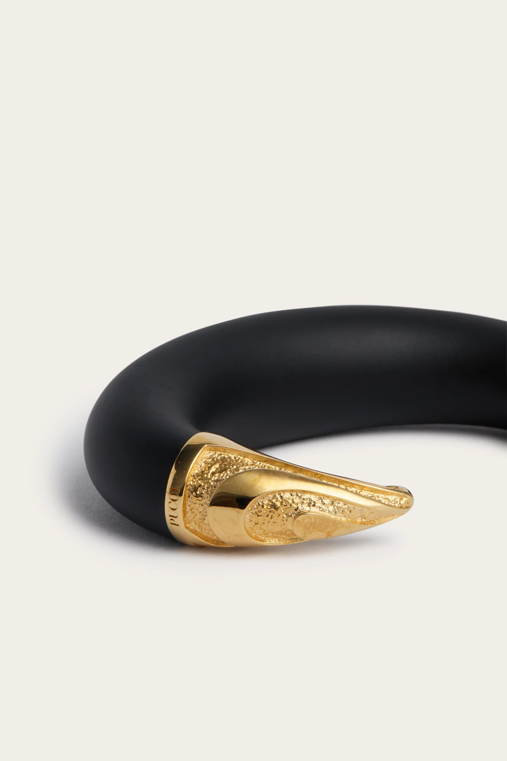 Bracciale Rigido a Forma di Corno - Image 3