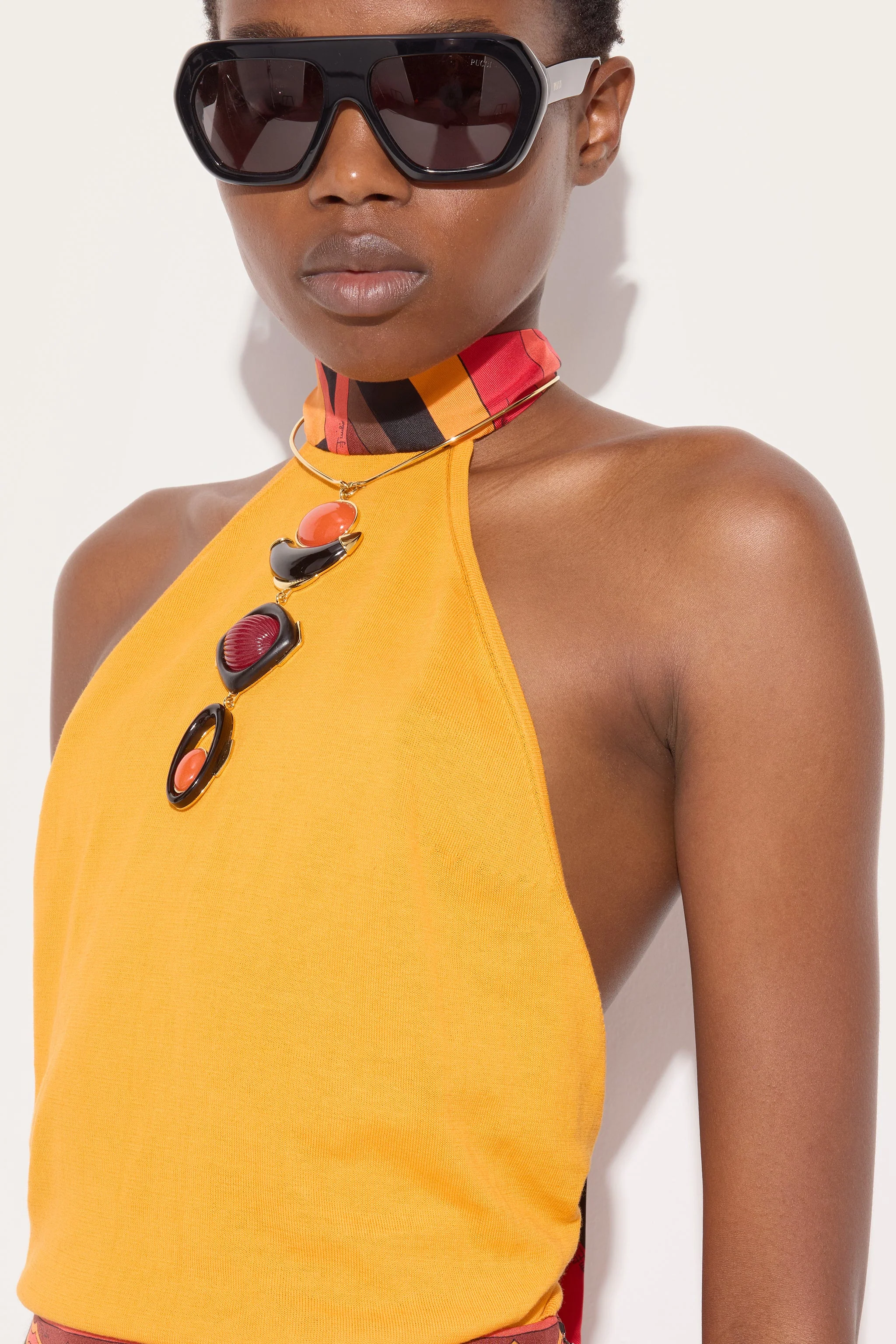 Top con Dettaglio Foulard - Image 5